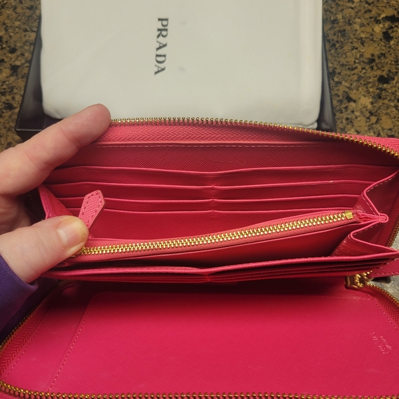 EUC PRADA Lux Zip Around Long Wallet in Peony - Picture 5 of 16